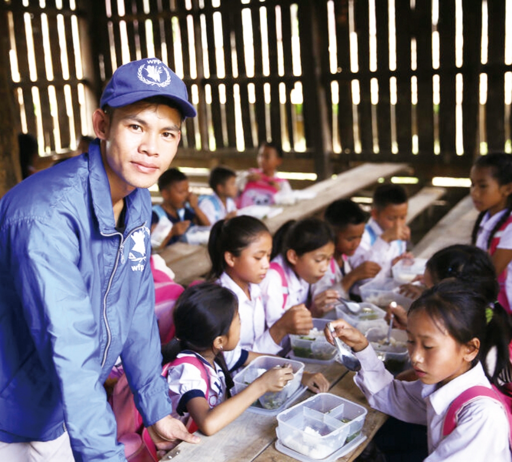 「青いジャケットは子ども時代の憧れ。いまは国連WFPで働いています」